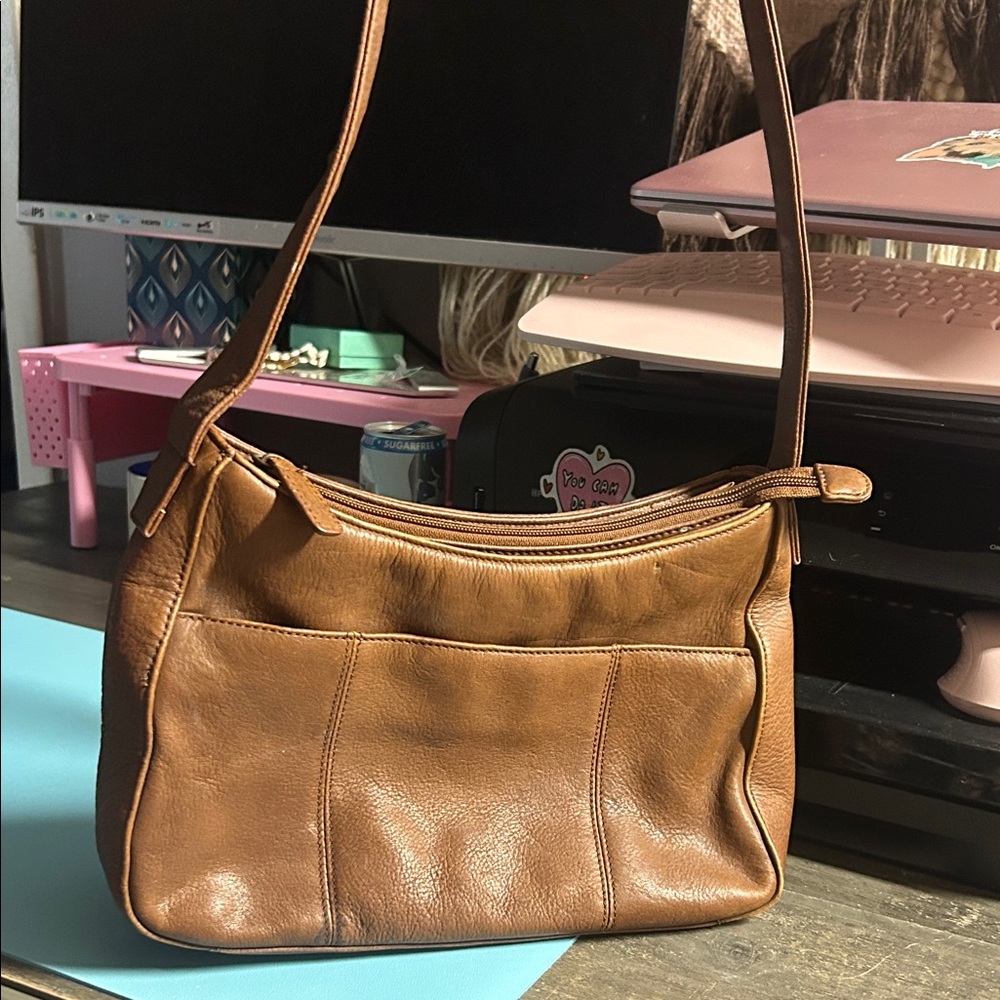 ROLFS - Classic Tan‎ Leather Shoulder Bag - Timeless Everyday Style